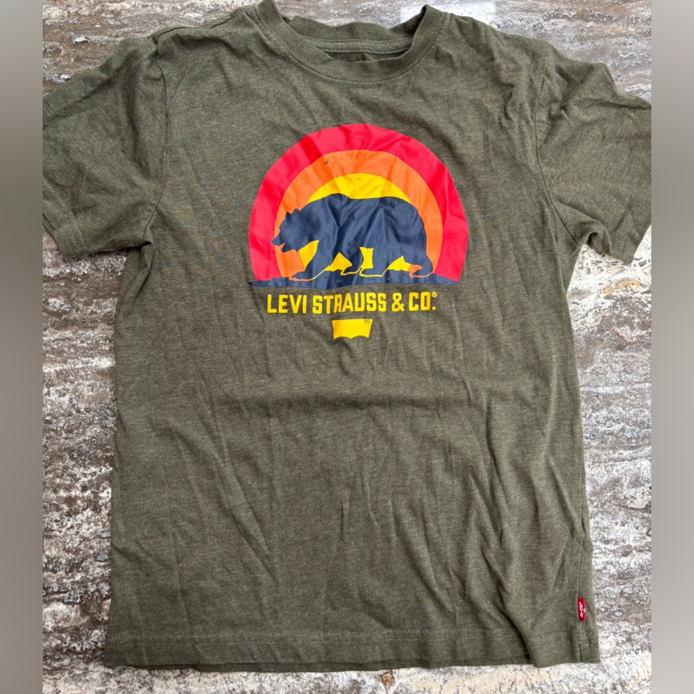 Kids Levi's Olive T-Shirt with Vibrant Graphic
